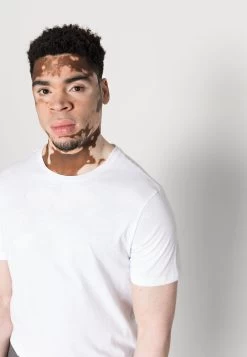 Pier One 10 Pack - T-Shirt Basic - White/Black -Pier One 20c7d5f73fe449b7b6c0eb7a99388079