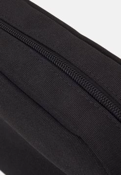 Pier One Toilettas - Black -Pier One 6b8bd890dcad4cf6adb25ca1146f7127