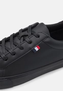 Pier One Unisex - Sneakers Laag - Black -Pier One 6e36972564914bfea36b8c5d9e0ffb4b