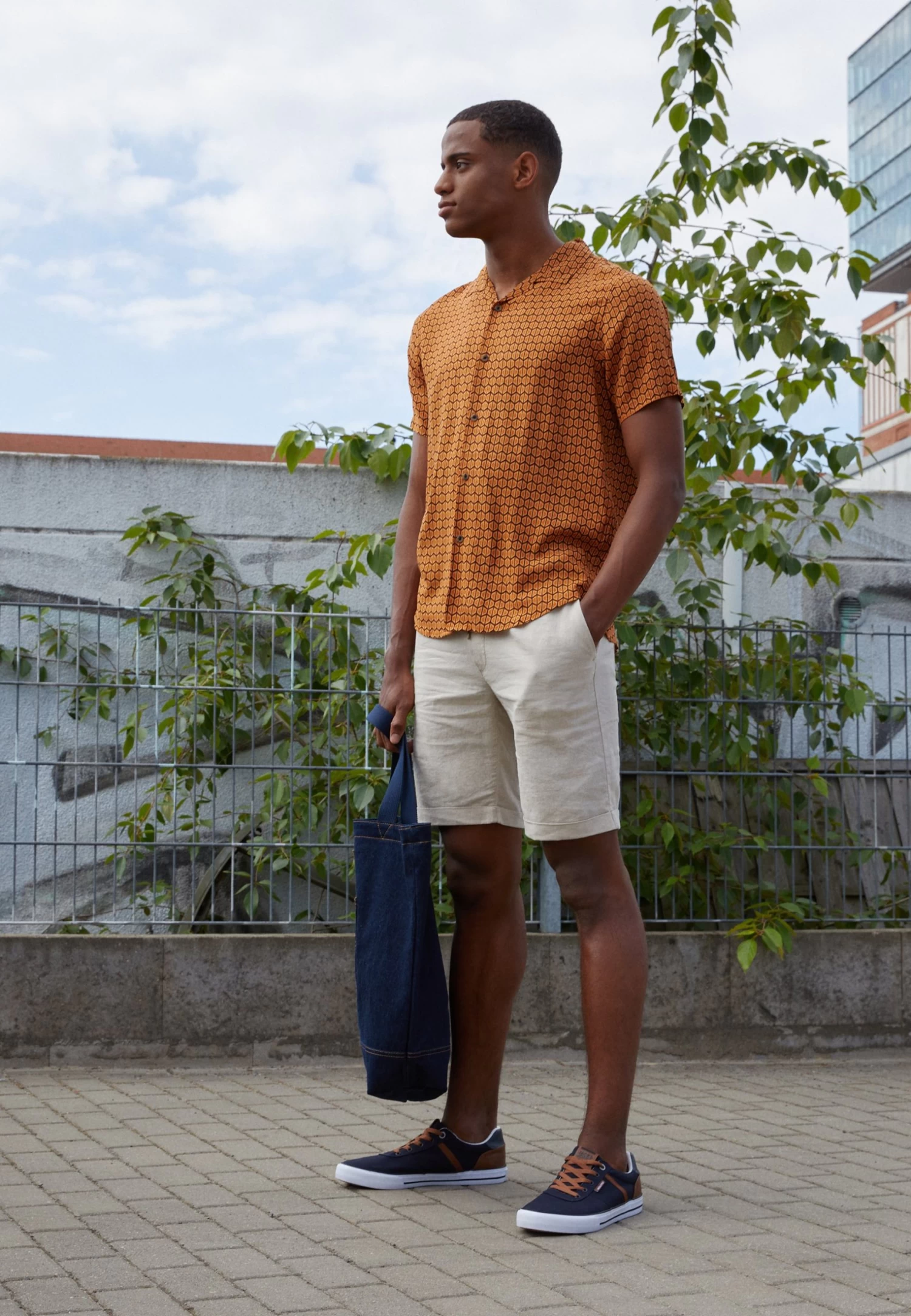 Pier One Linen Blend Drawcord Shorts- Shorts - Beige 3 Pier One Linen Blend Drawcord Shorts- Shorts - Beige