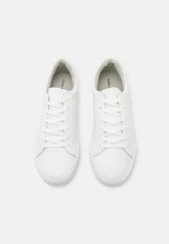 Pier One Sneakers Laag - White -Pier One a69f39e681f54ad190389a1a133e901d