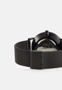 Pier One -Pier One c2471660bae14ff096aa1bf6d5c07970