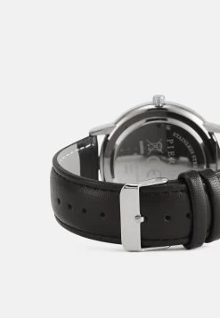 Pier One -Pier One dab26871ce5349d8a3b5d07828877f49